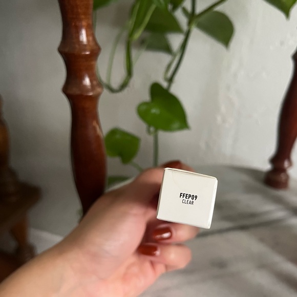 ✨ $2 NIB NYX Professional Makeup Fill & Fluff Eyebrow Pencil Pomade - Picture 2 of 3